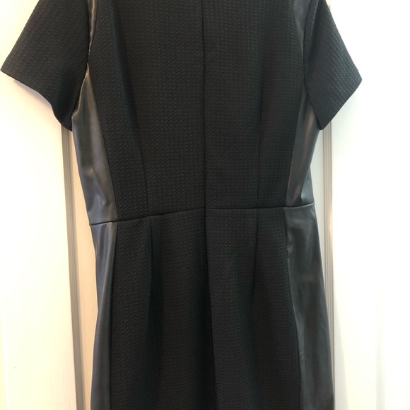 Sexy black dress with vegan leather trims. Size 14US. Perfect for any occasions - Picture 5 of 7